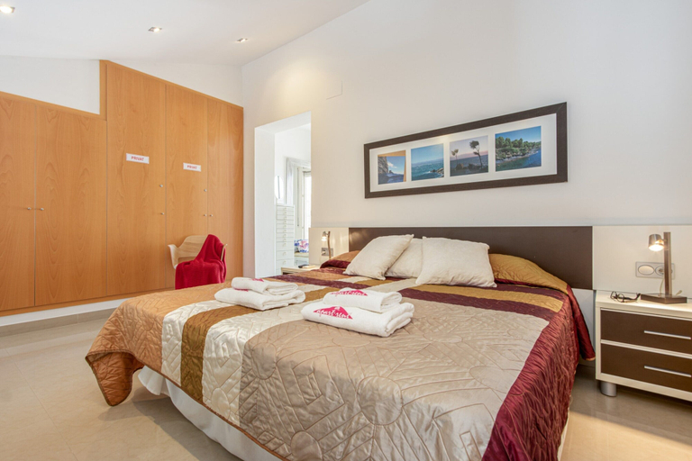 Room 5, Apartment in Empuriabrava With Sea Views, Girona