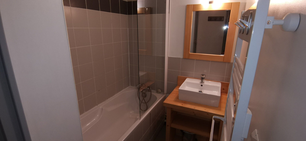 Bathroom, J. de Balnea E Ndeg02 - 2P6, Hautes-Pyrénées