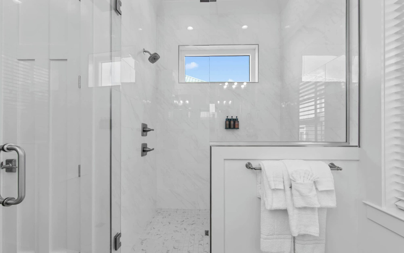 Bathroom 2, Dreamy, Accessible Family Home for 12, Baldwin