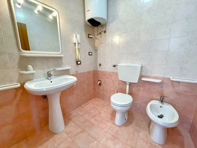 Bathroom 2, Charming Retreat Near Caorle Beach, Venezia