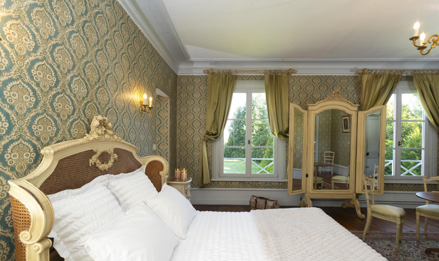 Bedroom 5, Château de Luzières, Somme