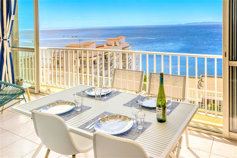 Balcony 4, Apartment in Roses by the Waterfront, Girona