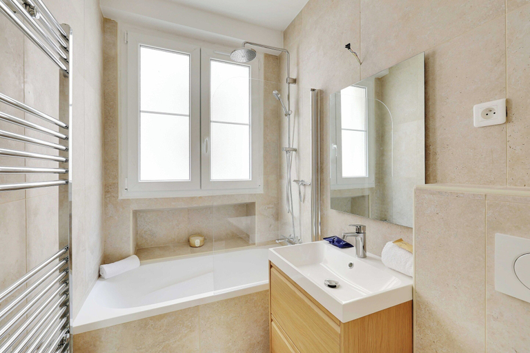 Bathroom 4, Modern Flat - 6P- Voltaire, Paris