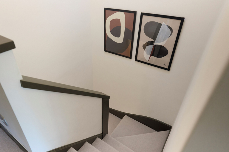 Others 4, Three-Bedroom Flat on Porchester Square, London