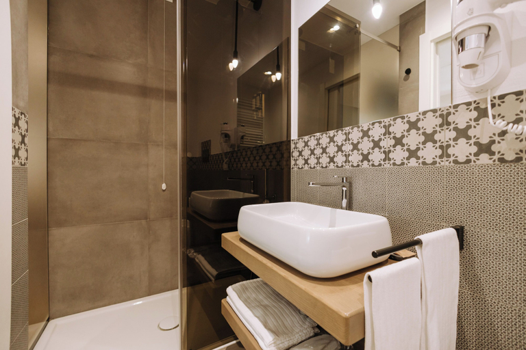 Bathroom 5, Masseria Torrepietra, Bari