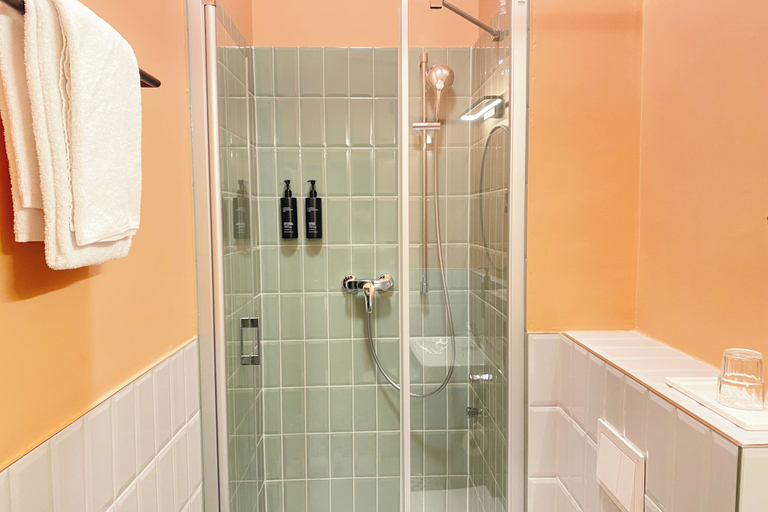 Bathroom 5, Garner Hotel Hamburg - St.Georg by IHG, Hamburg