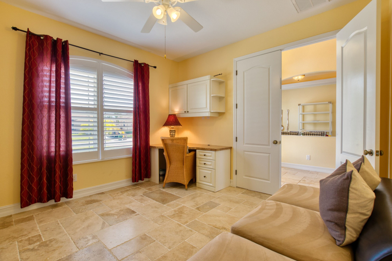 Interior 2, Villa Sanibel, Lee