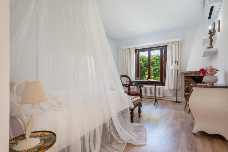 Room 2, La Torre De La Gola - Villa With Private Pool, Baleares