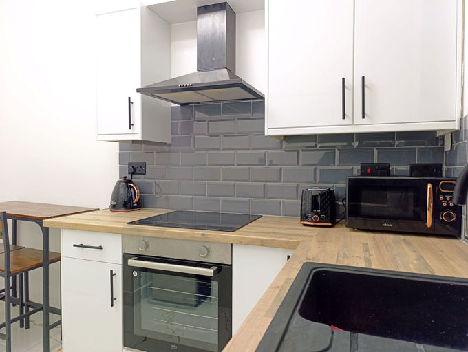 Private kitchen 5, Cardiff Cozy One Bedroom Apartment, Cardiff