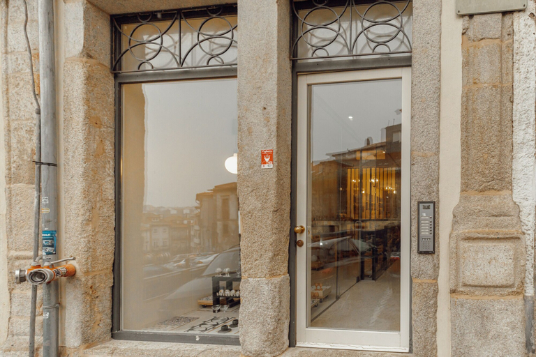 Room 3, Historical Taipas Green by Vacationy, Porto