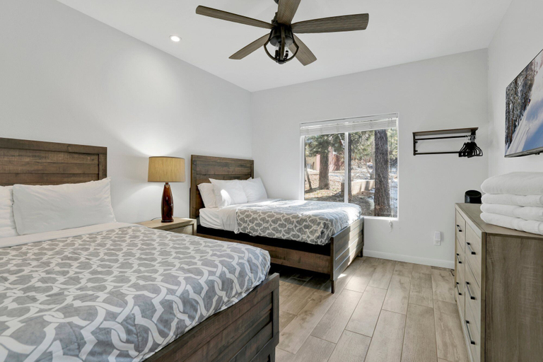Room 5, Hillside Hideaway #603, San Bernardino