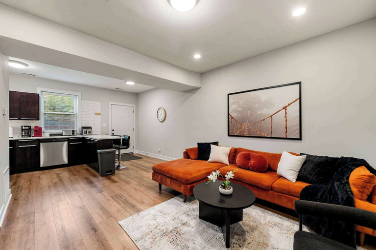 Room 1, Spacious Pilsen Dual-unit Stay for Large Groups, Cook