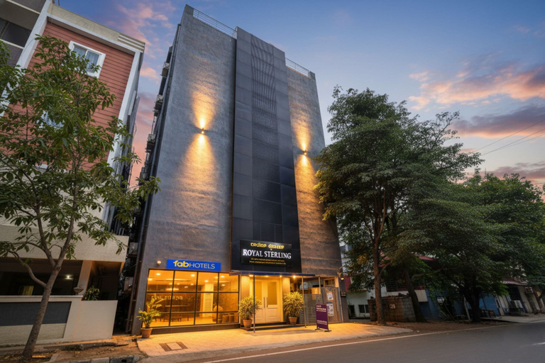 Exterior & Views