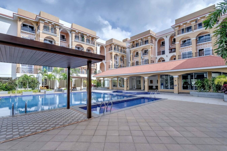 Room 4, 1BR in North Goa Pool Gym Clubhouse Access, North Goa