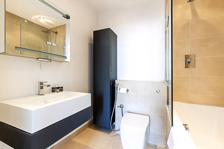 Bathroom 4, Central London Chic Townhouse, London