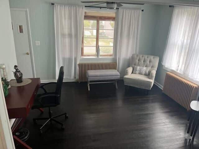 Room 3, Solomons Island 6BR Family Getaway, Calvert