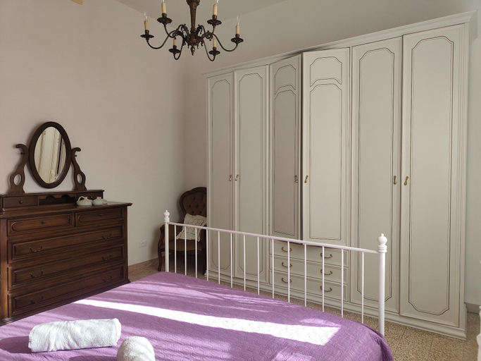 Room 2, Holiday Home Camaiore Near Lido Beaches, Lucca