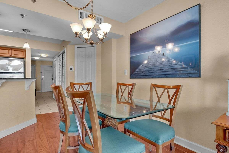 Interior 4, Horizon 701, Horry