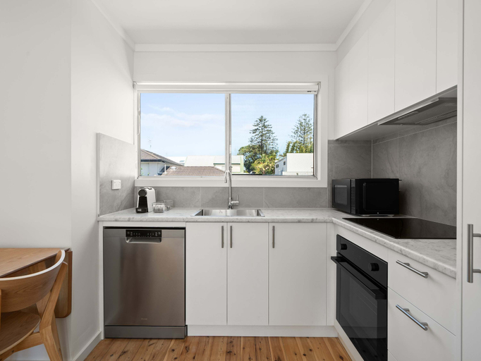 Room 5, Prickly Pear Stays in Merewether - Ridge St, Newcastle - Inner City
