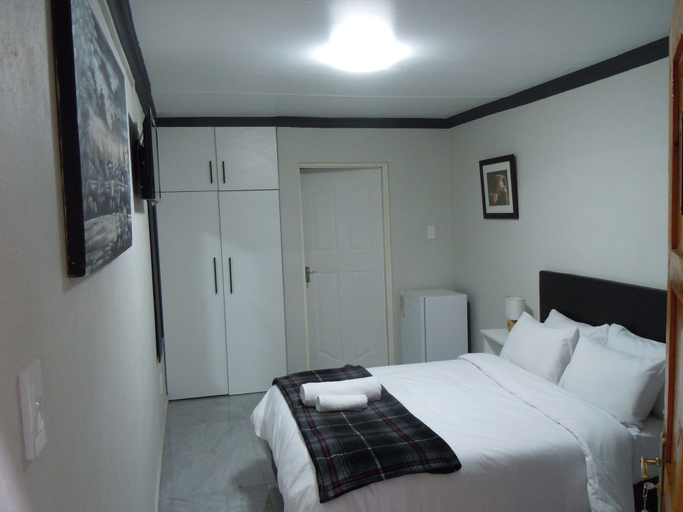 Room 2, Daeka Guesthouse, Ekurhuleni