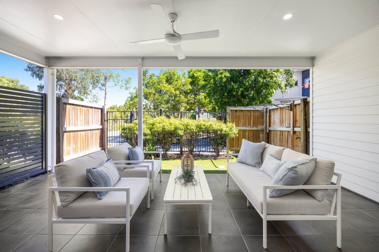 Balcony 3, Bright 3-bed Home With Private Courtyard, Caloundra - Kawana