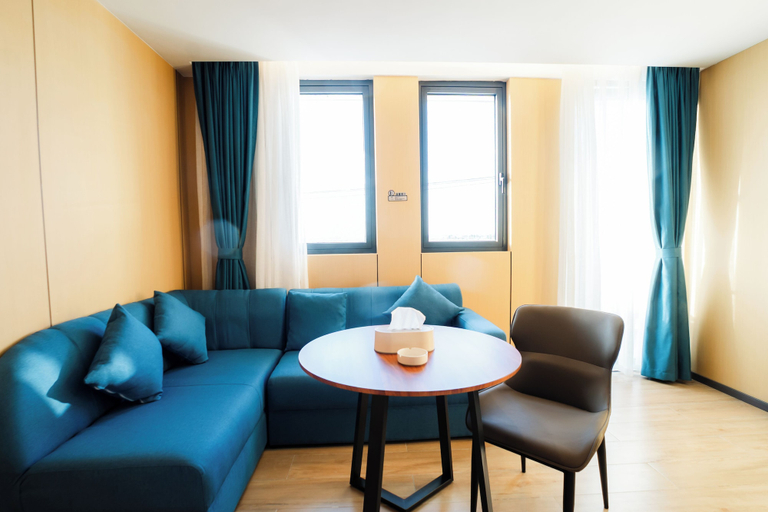 Room 5, Ellie Hotel, Mean Chey