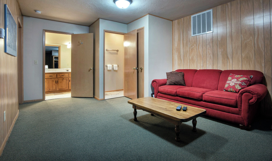 Interior 5, River Lodge, Mariposa