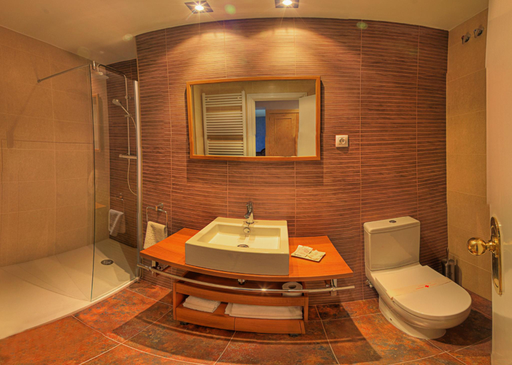 Bathroom 2, Hotel Casa Custodio, Huesca