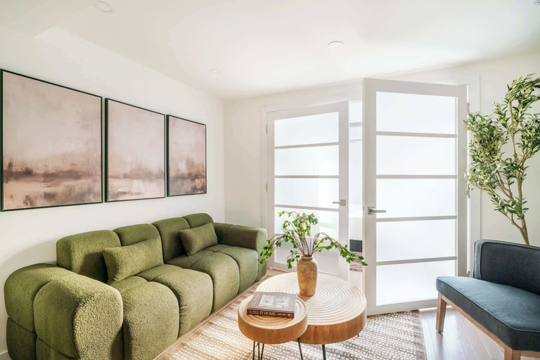 Room 5, 22-3b Sleek Modern 1BR Gramercy, New York