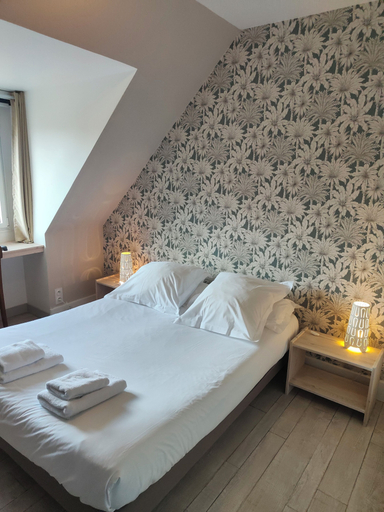 Bedroom 2, Hotel Restaurant La Voile Bleue, Morbihan