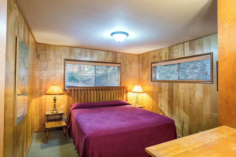 Interior 2, River Lodge, Mariposa