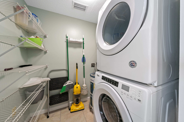 Laundry, Silver Beach 104 PET FRIENDLY!, Baldwin