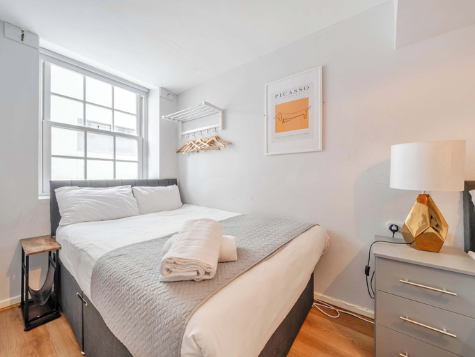 Room 3, Host Stay Apartment 10 Stanley Street, Sefton