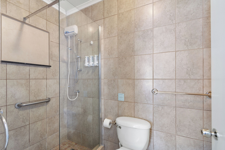 Bathroom 4, Little Paradise #4 - Blenchi