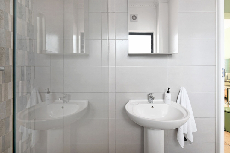 Room 3, Stylish Sea Point Studio in Secure Complex Patio, City of Cape Town