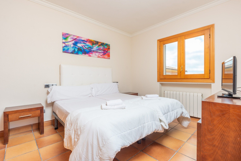 Room 2, Paradise 88 - Villa With Private Pool. Free Wifi, Baleares