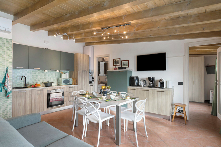 Dining 4, Gargnano Apartments, Brescia