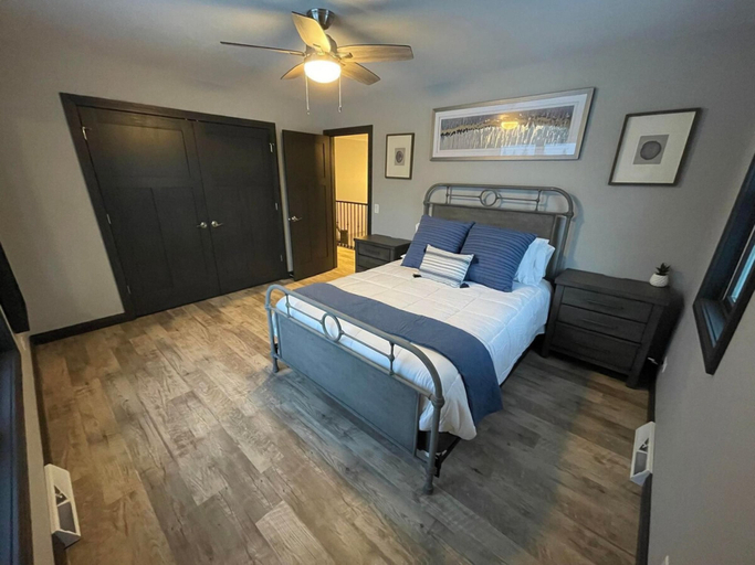 Room 2, Freshly Updated Lake Michigan Home With Pool, Lake Michigan