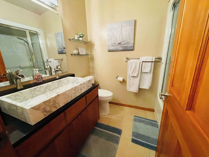 Room 4, Hood Canal Waterfront - Dock Hot Tub BBQ Games, Mason