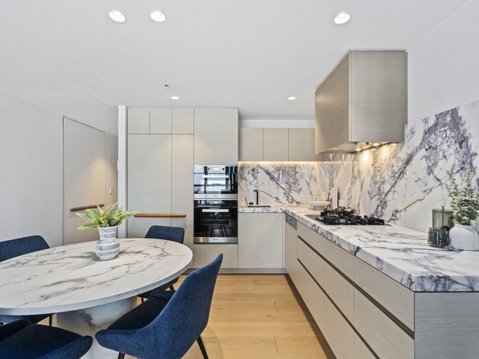 Private kitchen 5, Luxury Beachfront 1-bed Apartment With Pool & Gym, Gold Coast