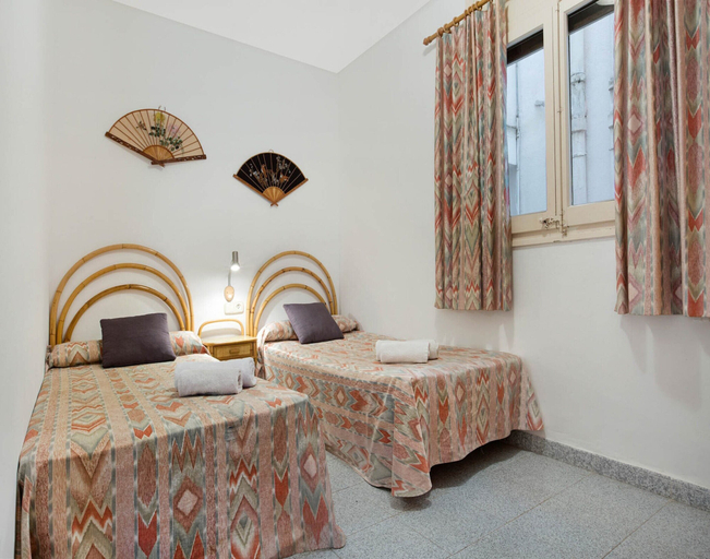 Room 2, Apartment in Llafranc for 6 People, Girona