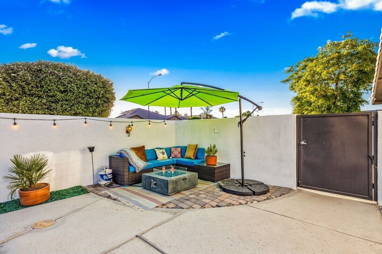 Interior 4, Relaxing 4BR Retreat w/ Refreshing Pool, Riverside