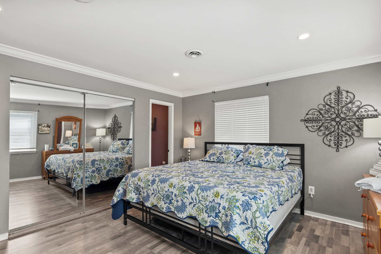 Interior 3, Eight on the Bay 2B, Worcester
