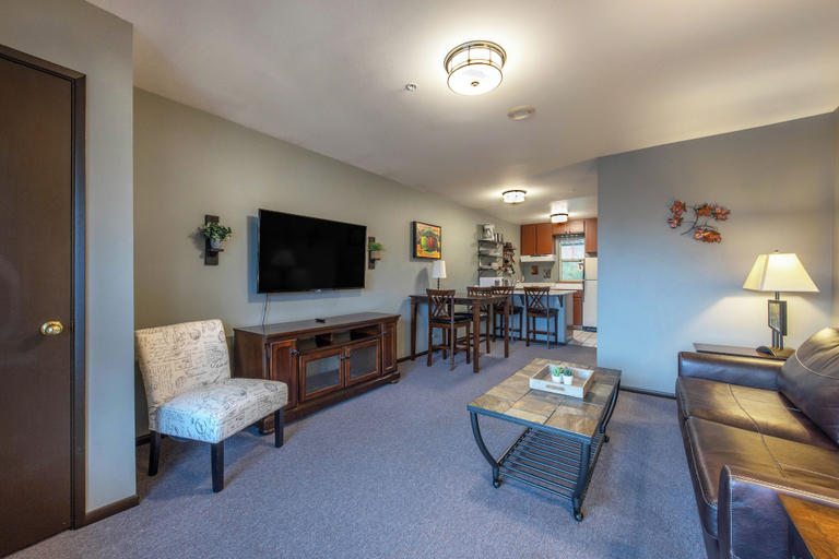 Interior 3, 18 Lodge, Hood River