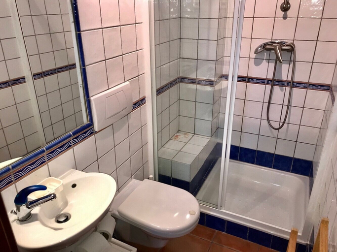 Bathroom 4, Beachside Family Stay in Benagil, Lagoa