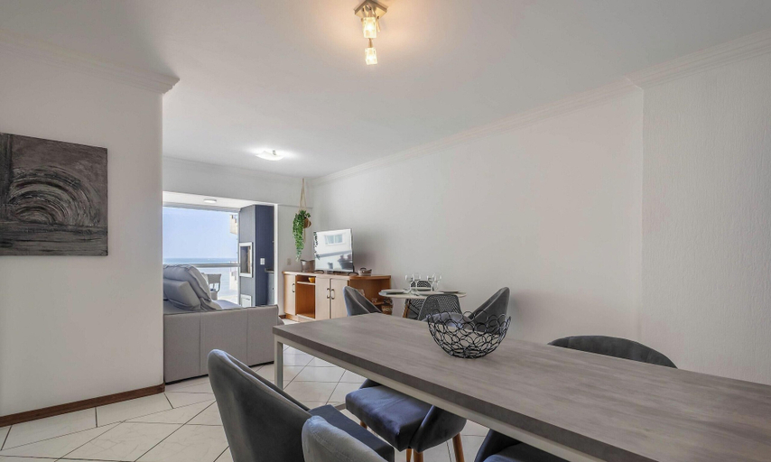 Dining 4, Apartments 100m From the Beach in BC - ERM, Balneário Arroio do Silva
