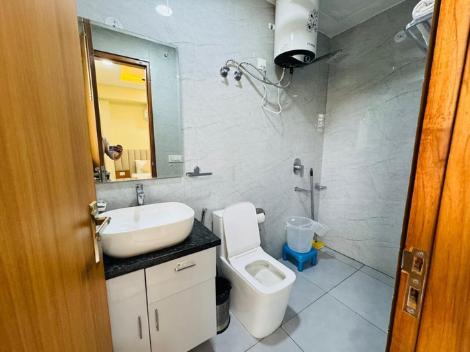Bathroom 4, Akshay Premium Suites, Gurgaon