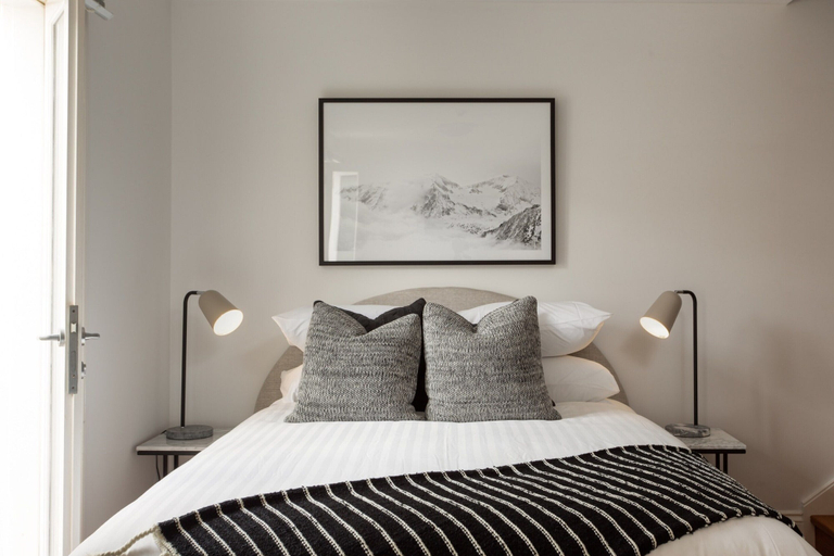 Others 3, Stunning Studio With Alfresco Terrace Near Trains, Sydney