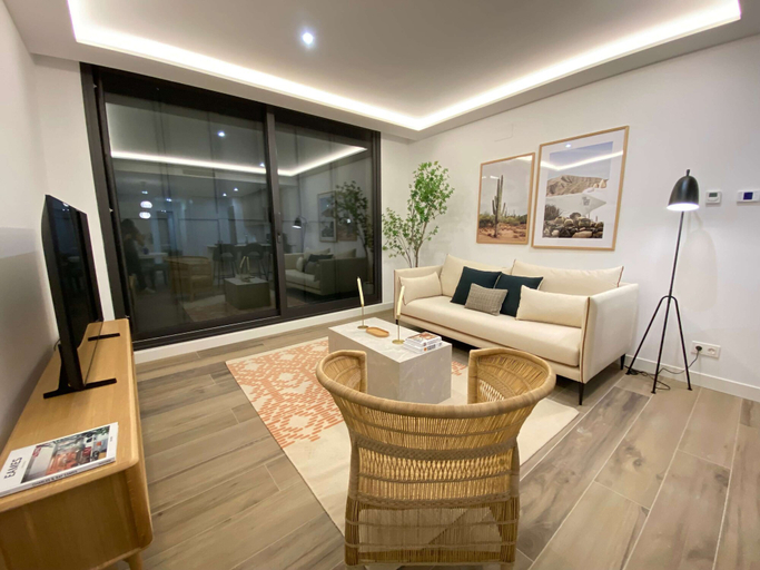Room 3, w Stylish 2BR w Sunny Terrace in Chueca, Madrid