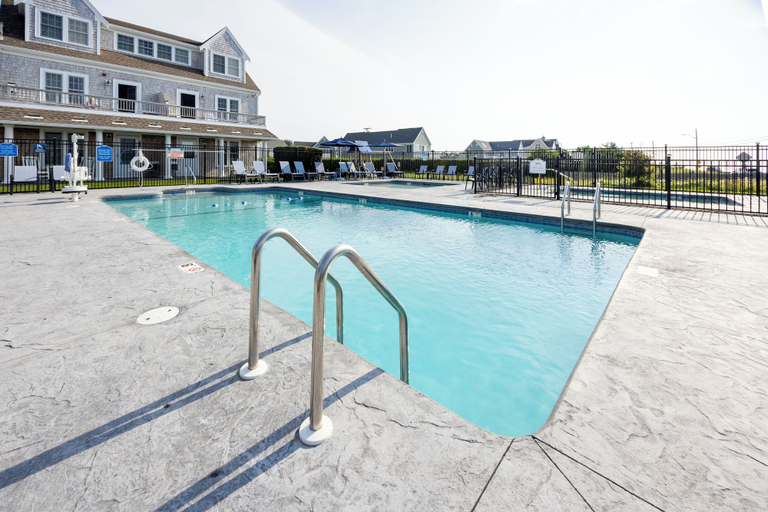 Sport & Beauty, Beachside Village Resort, Barnstable